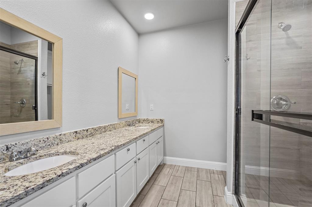 1804 Cleveland, Greenville, TX 75401