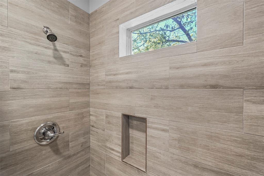 1804 Cleveland, Greenville, TX 75401
