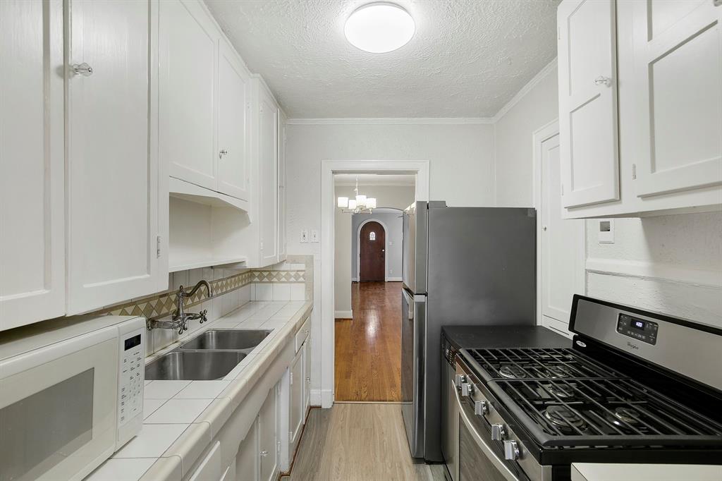 5930 1/2 La Vista Drive, Dallas, TX 75206