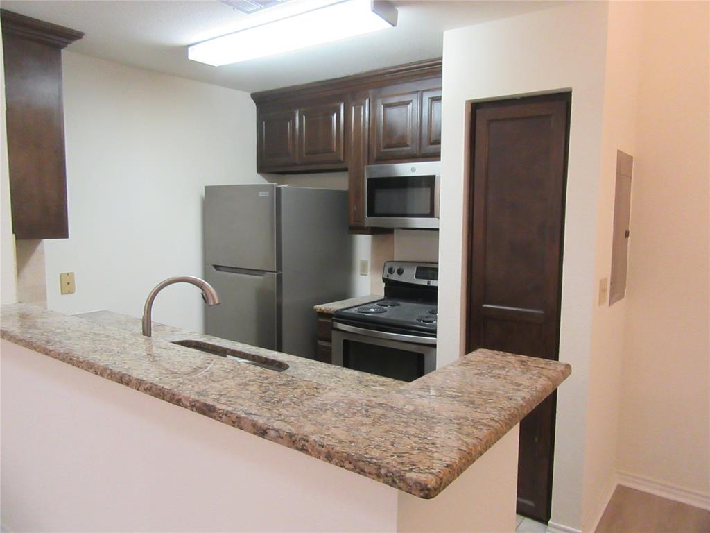 7522 Holly Hill Drive, #18, Dallas, TX 75231 7522 Holly Hill Drive, #18, Dallas, TX 75231