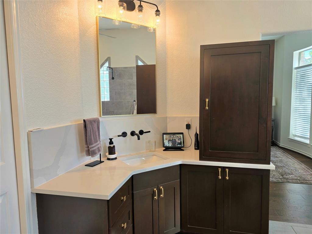 558 Mystic Shores Boulevard, Spring Branch, TX 78070