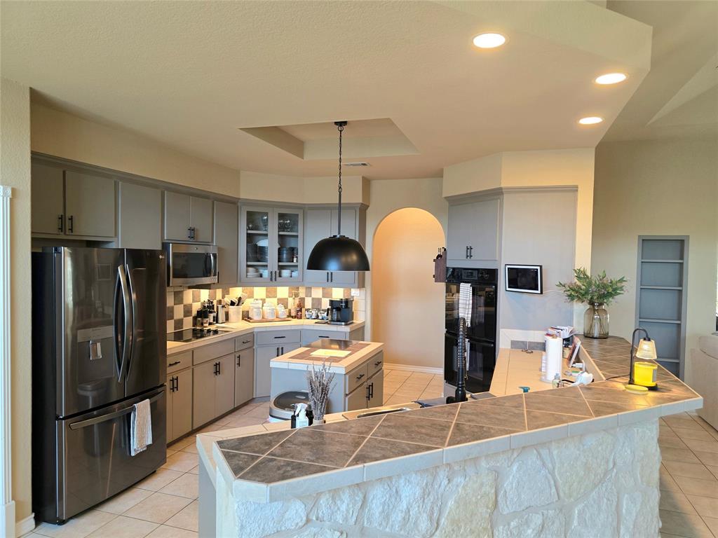 558 Mystic Shores Boulevard, Spring Branch, TX 78070