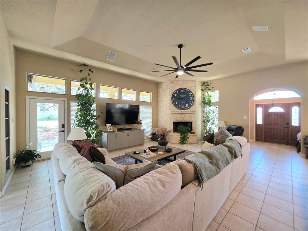 558 Mystic Shores Boulevard, Spring Branch, TX 78070
