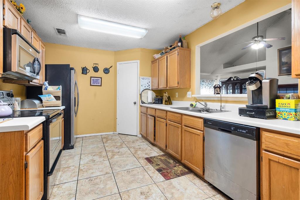 6447 Royal Cedar Drive, Dallas, TX 75236
