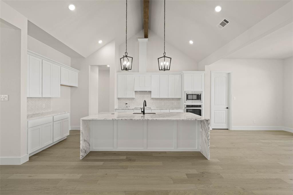 270 Maci Drive, Waxahachie, TX 75167 270 Maci Drive, Waxahachie, TX 75167