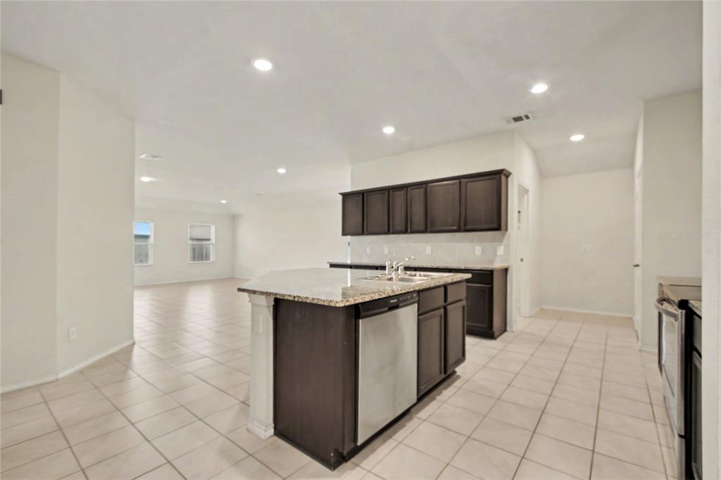 814 Rustic Meadows Trail, Princeton, TX 75407