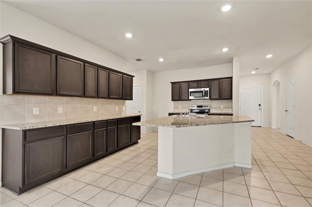 814 Rustic Meadows Trail, Princeton, TX 75407