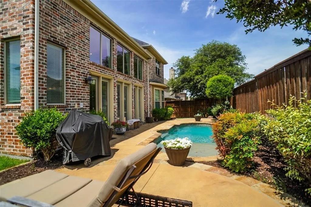 SIDE VIEW OF BACKYARD!