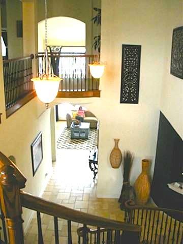 SECOND FLOOR ENTRY VIEW! SECOND FLOOR ENTRY VIEW!