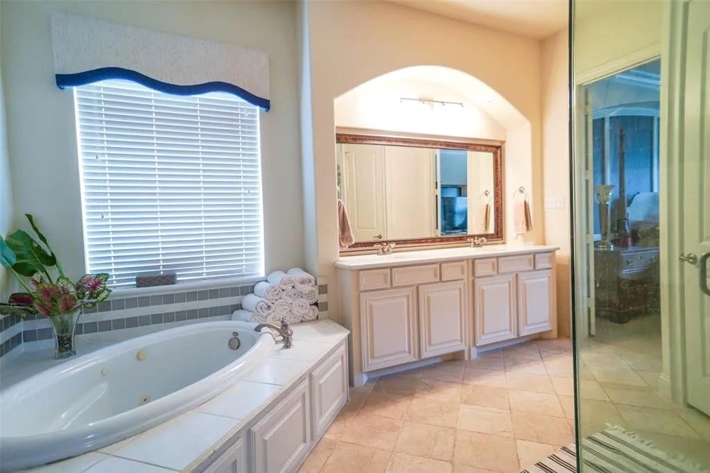 PRIMARY BATHROOM!