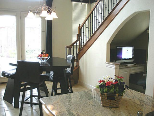 BREAKFAST NOOK & COMPUTER/STUDY DECK AREAS!