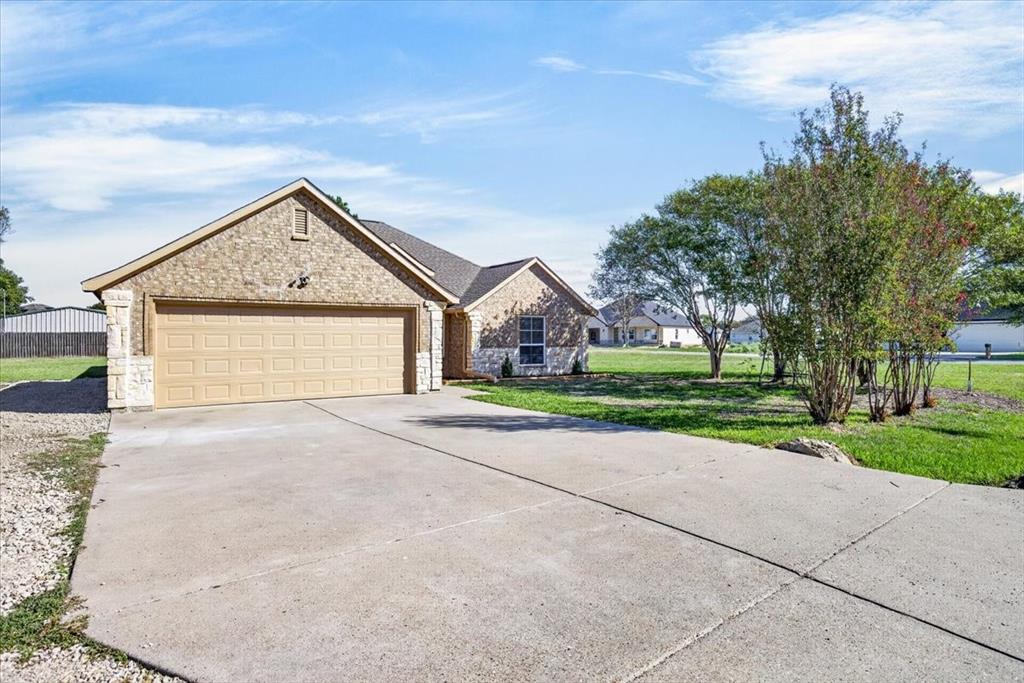 204 Bounding Main Street, Gun Barrel City, TX 75156
