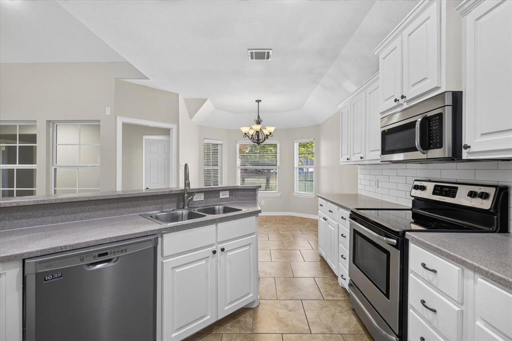 204 Bounding Main Street, Gun Barrel City, TX 75156