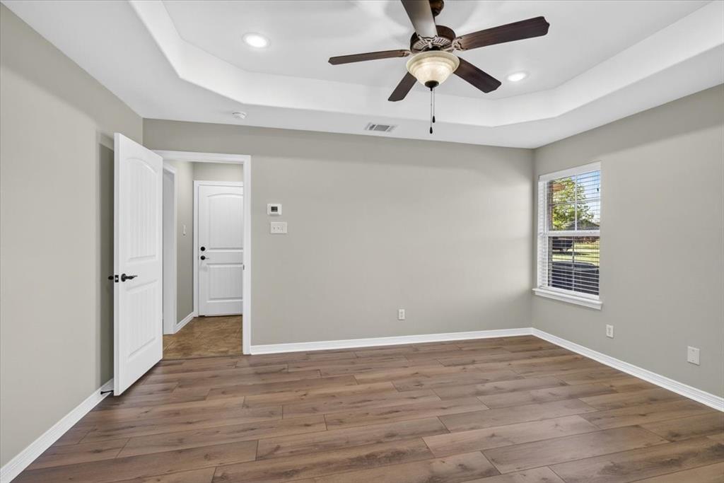 204 Bounding Main Street, Gun Barrel City, TX 75156