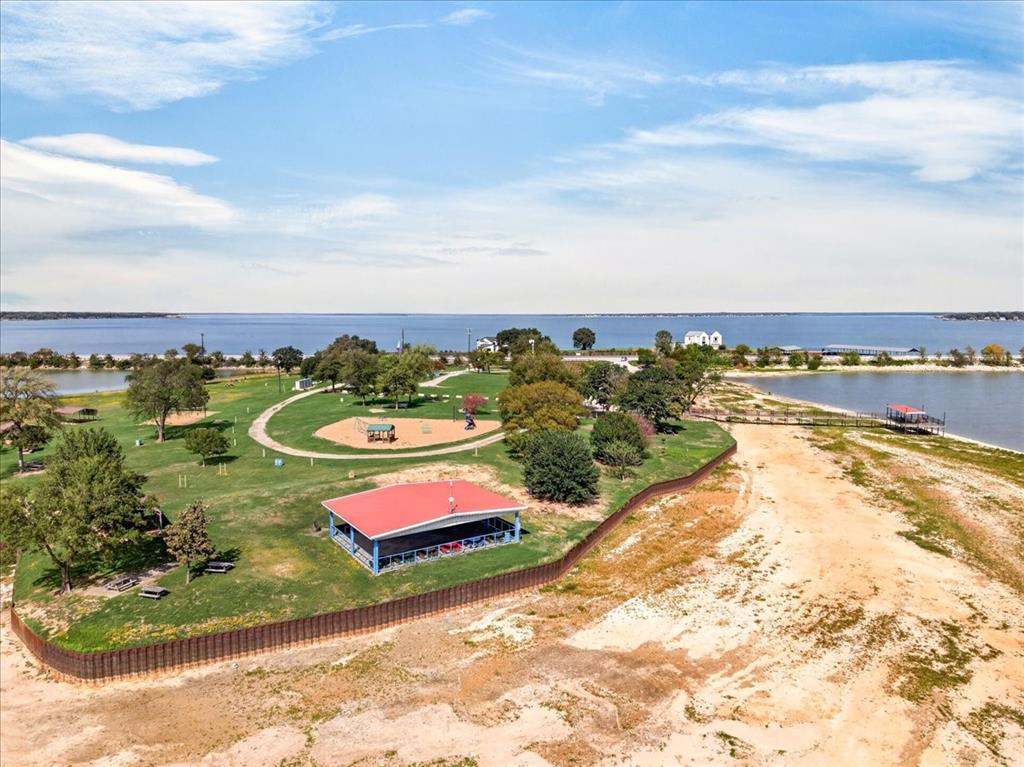 Lake park nearby