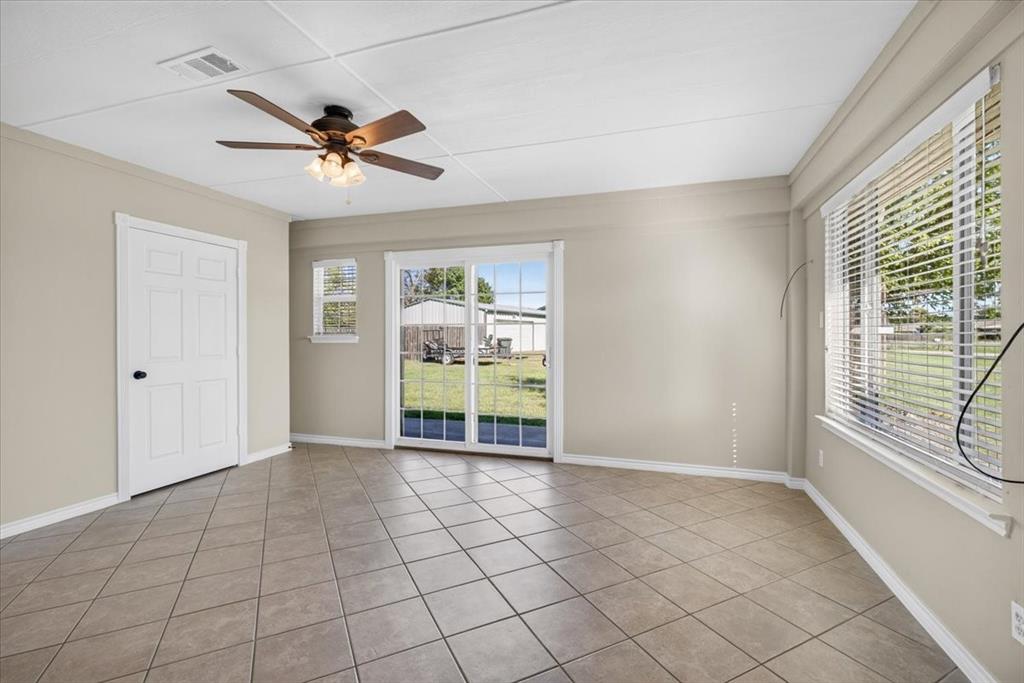 204 Bounding Main Street, Gun Barrel City, TX 75156