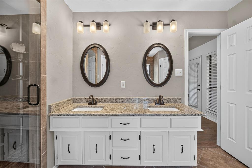 1237 STONEWALL Street, Garland, TX 75043