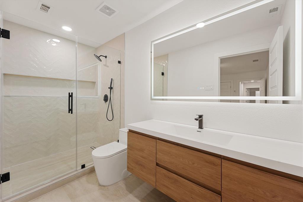 6727 Southpoint Drive, Dallas, TX 75248