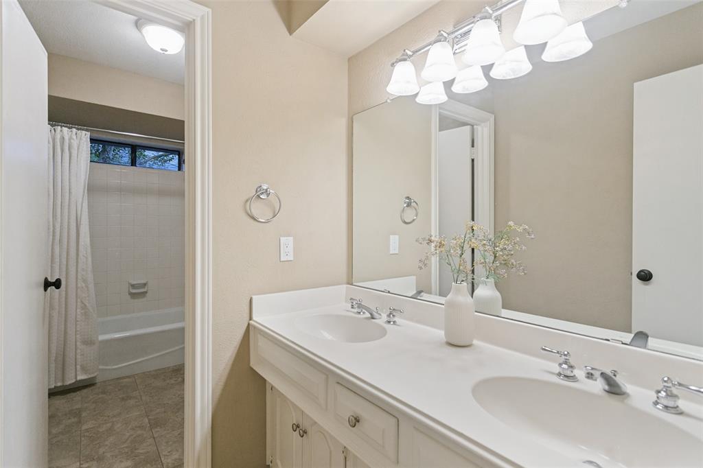 Second full bath without staging