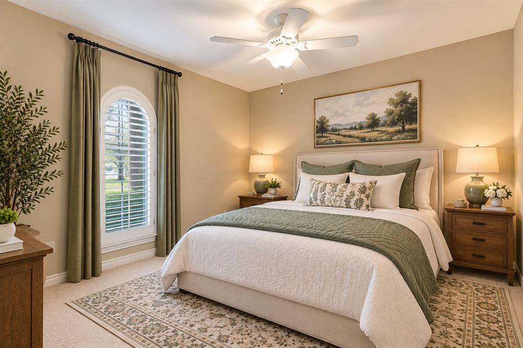Second Bedroom w ceiling fan - virtual staging