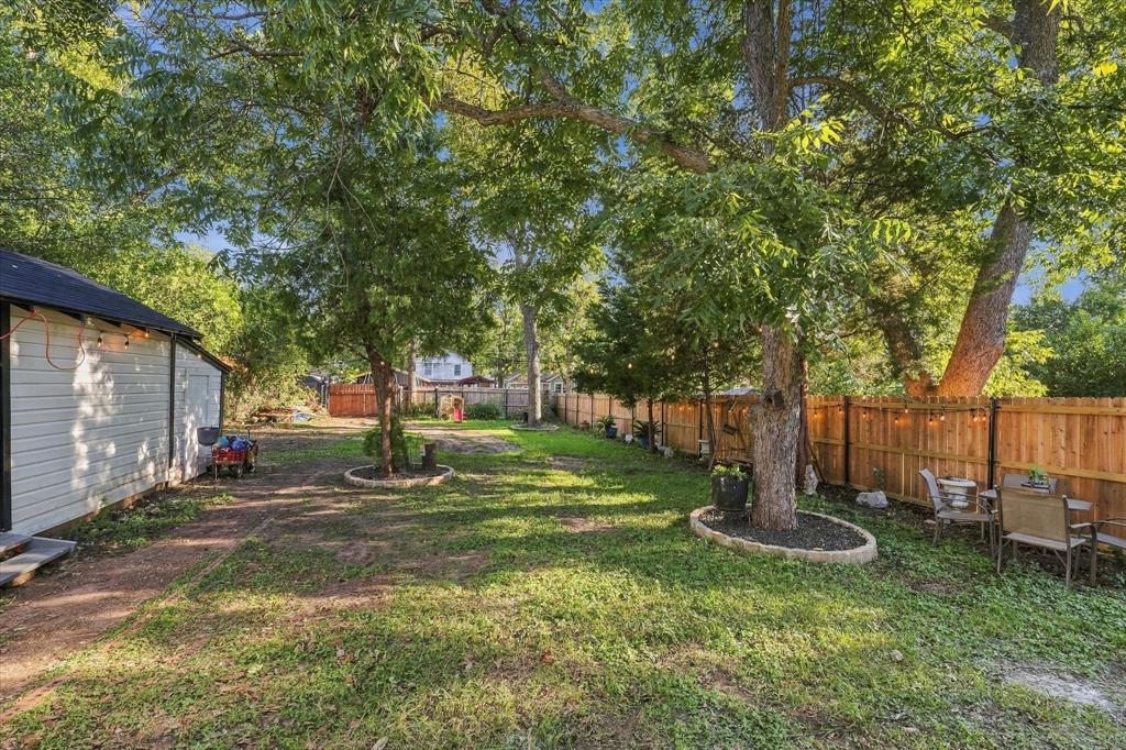Great shade trees and space for entertaining!