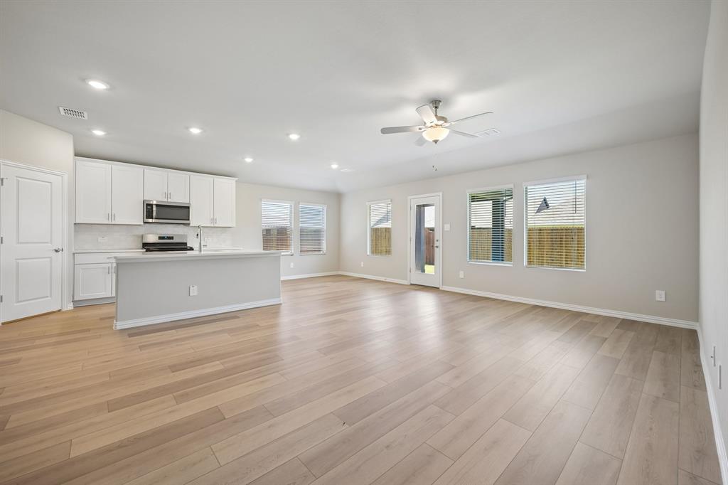 Photo is not of the actual home, but is an inspirational photo of builder’s model home and may depict options, furnishings, and/or decorator features that are not included.