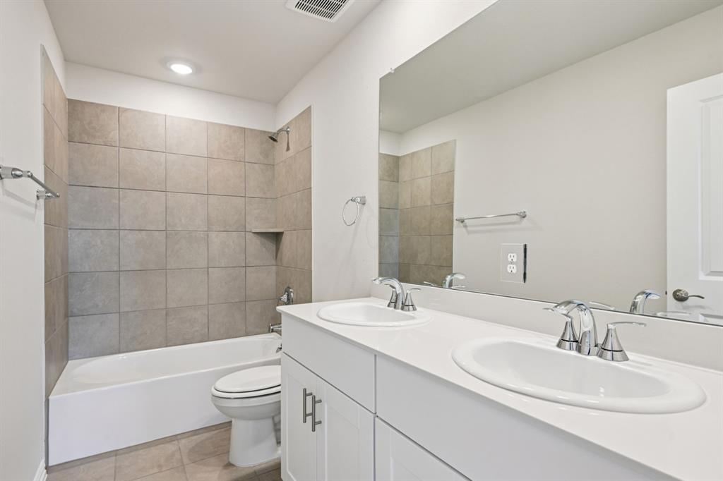 Photo is not of the actual home, but is an inspirational photo of builder’s model home and may depict options, furnishings, and/or decorator features that are not included.