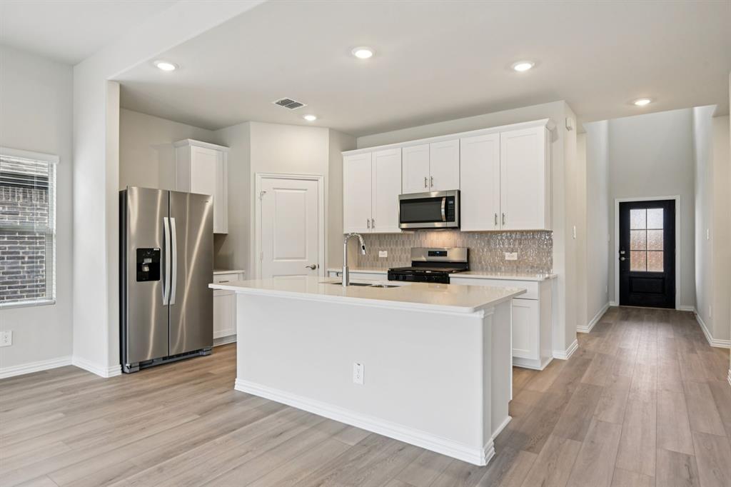 Photo is not of the actual home, but is an inspirational photo of builder’s model home and may depict options, furnishings, and/or decorator features that are not included. Photo is not of the actual home, but is an inspirational photo of builder’s model home and may depict options, furnishings, and/or decorator features that are not included.