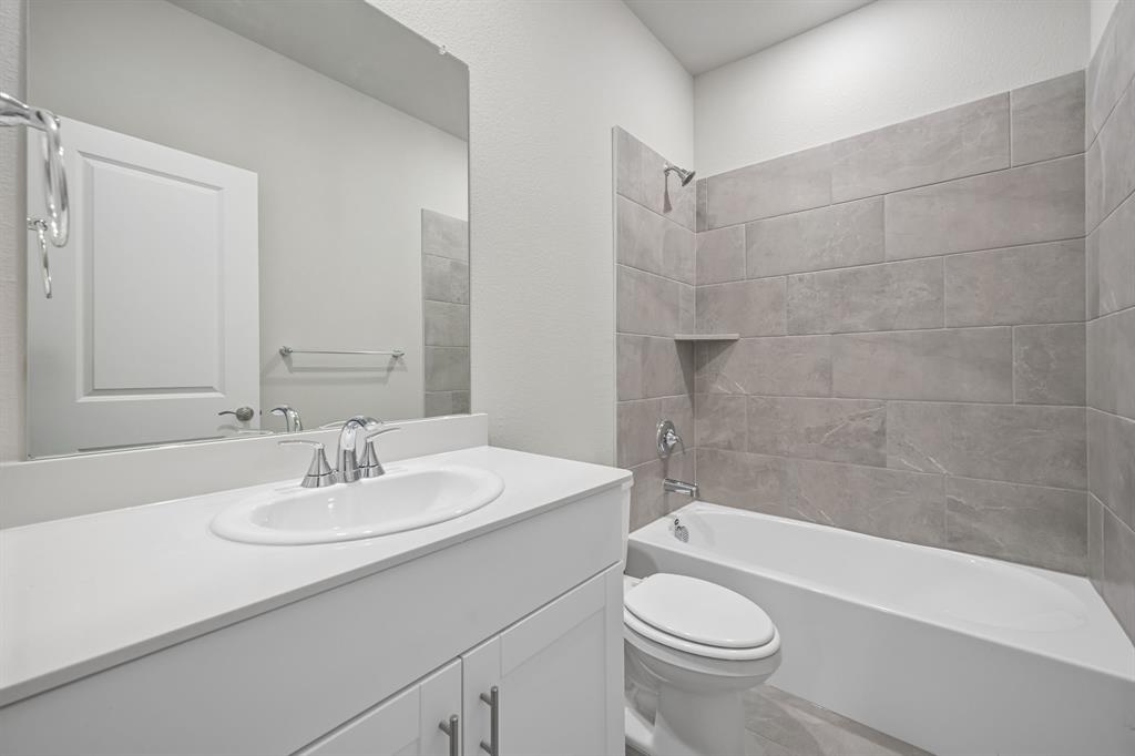 Photo is not of the actual home, but is an inspirational photo of builder’s model home and may depict options, furnishings, and/or decorator features that are not included.