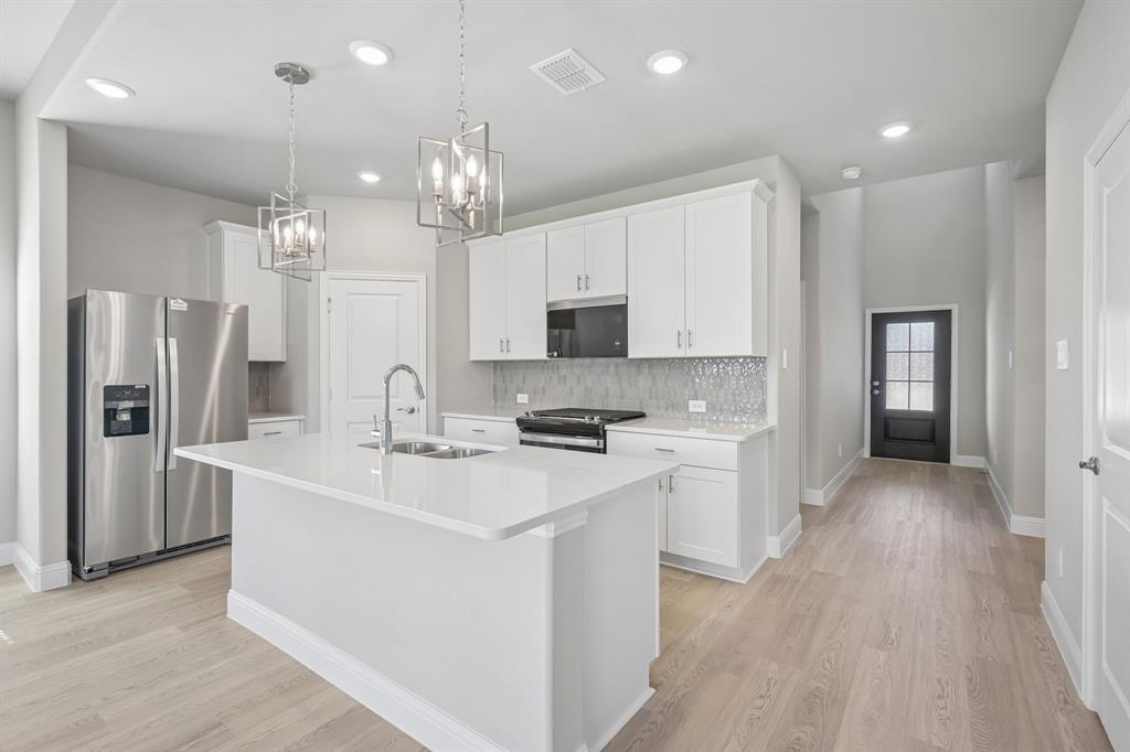 Photo is not of the actual home, but is an inspirational photo of builder’s model home and may depict options, furnishings, and/or decorator features that are not included. Photo is not of the actual home, but is an inspirational photo of builder’s model home and may depict options, furnishings, and/or decorator features that are not included.