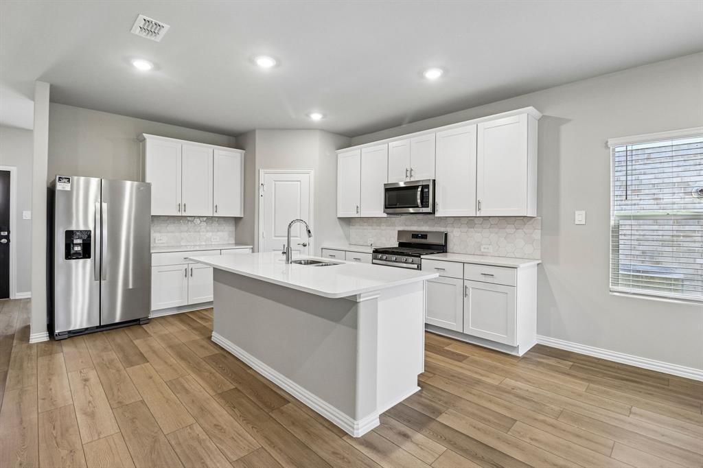Photo is not of the actual home, but is an inspirational photo of builder’s model home and may depict options, furnishings, and/or decorator features that are not included. Photo is not of the actual home, but is an inspirational photo of builder’s model home and may depict options, furnishings, and/or decorator features that are not included.