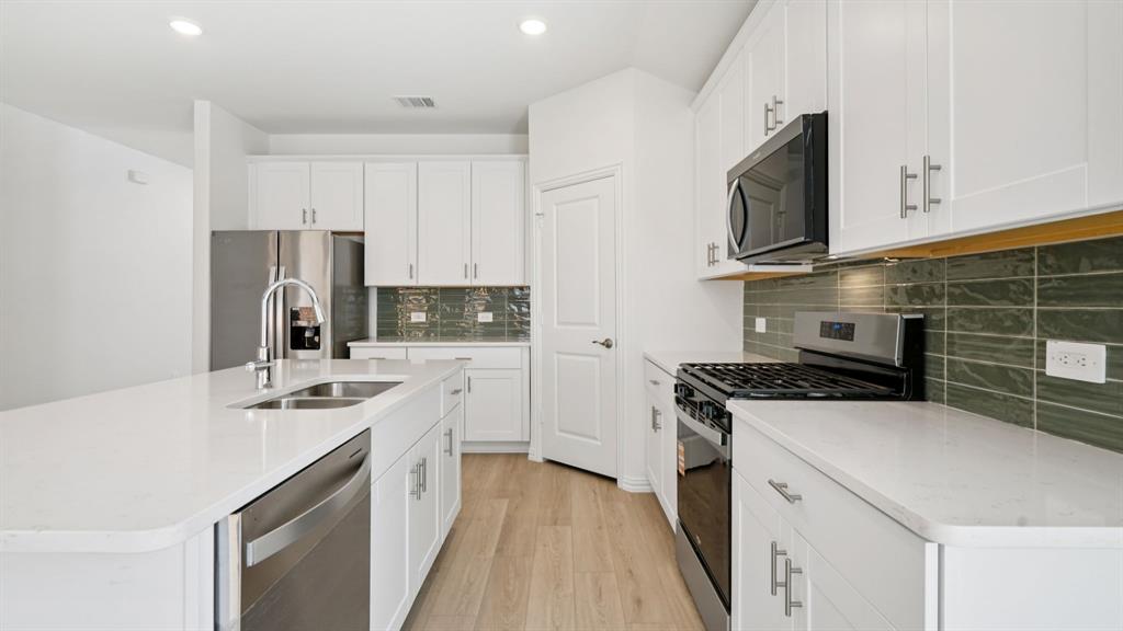Photo is not of the actual home, but is an inspirational photo of builder’s model home and may depict options, furnishings, and/or decorator features that are not included.