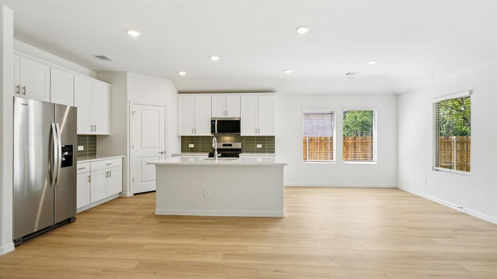 Photo is not of the actual home, but is an inspirational photo of builder’s model home and may depict options, furnishings, and/or decorator features that are not included. Photo is not of the actual home, but is an inspirational photo of builder’s model home and may depict options, furnishings, and/or decorator features that are not included.