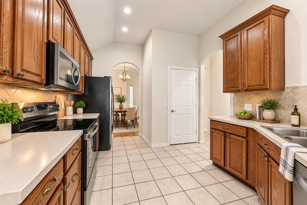305 Wrangler Drive, Fairview, TX 75069