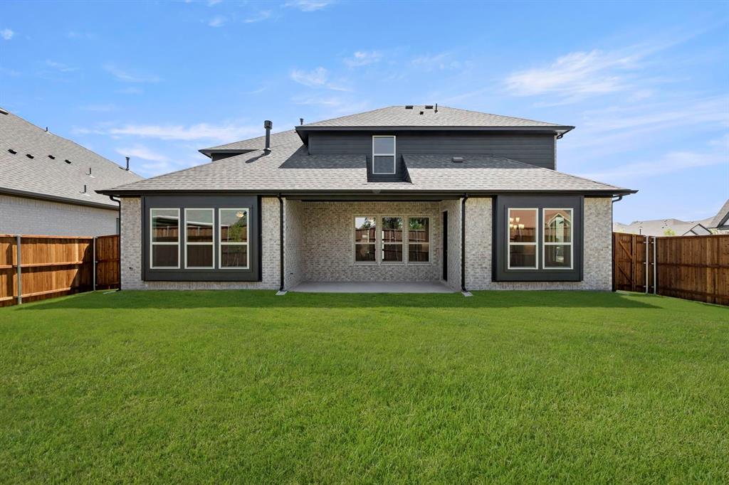 25_26. 3907 Lochwood - Back.jpg