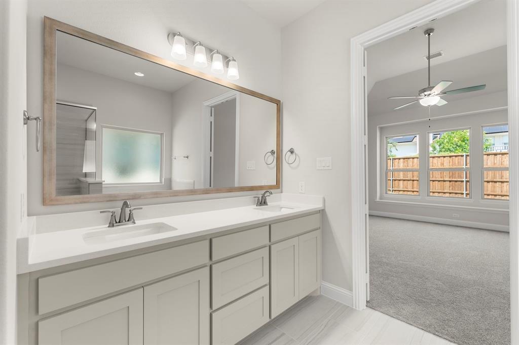 18_19. 3907 Lochwood - Bath (3).jpg