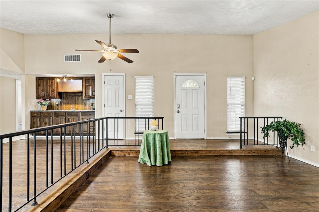 1901 Dodge Trail, Grand Prairie, TX 75052