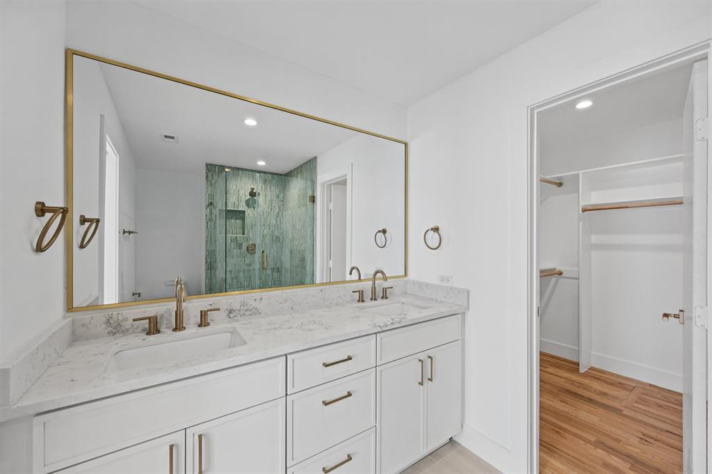 6524 Ravendale Lane, Dallas, TX 75214