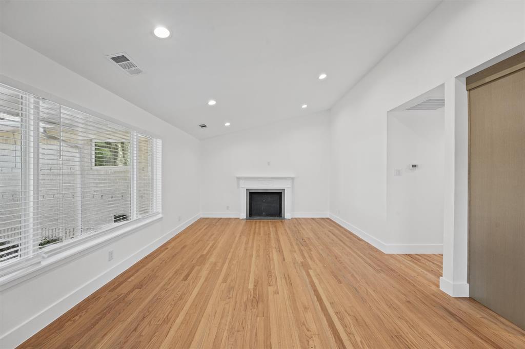 6524 Ravendale Lane, Dallas, TX 75214