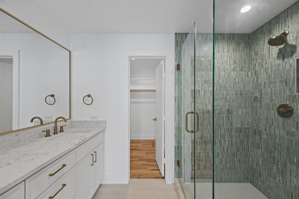 6524 Ravendale Lane, Dallas, TX 75214