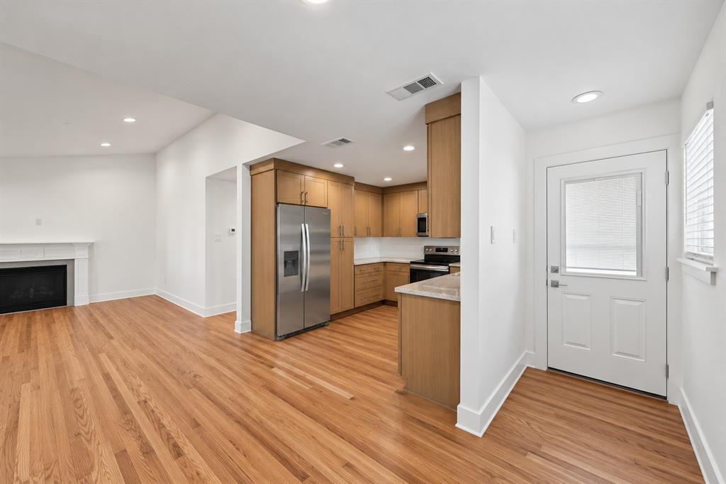 6524 Ravendale Lane, Dallas, TX 75214