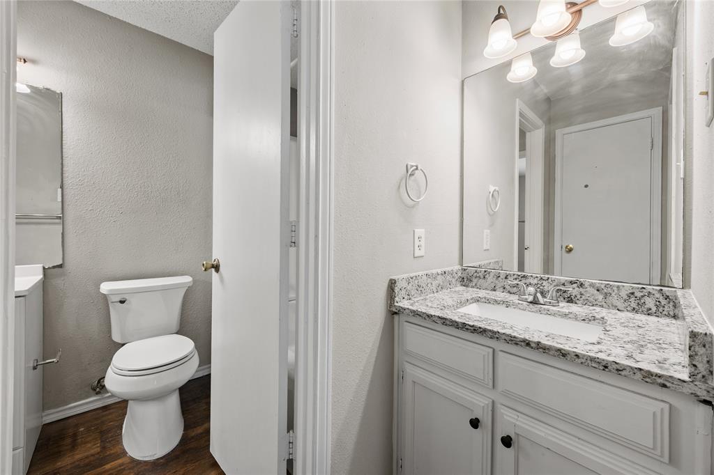 808 Red Bud Drive, DeSoto, TX 75115