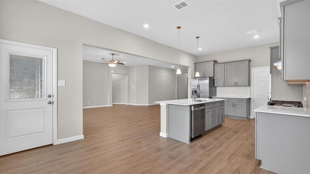 3301 PIER VIEW Street, Grand Prairie, TX 76065