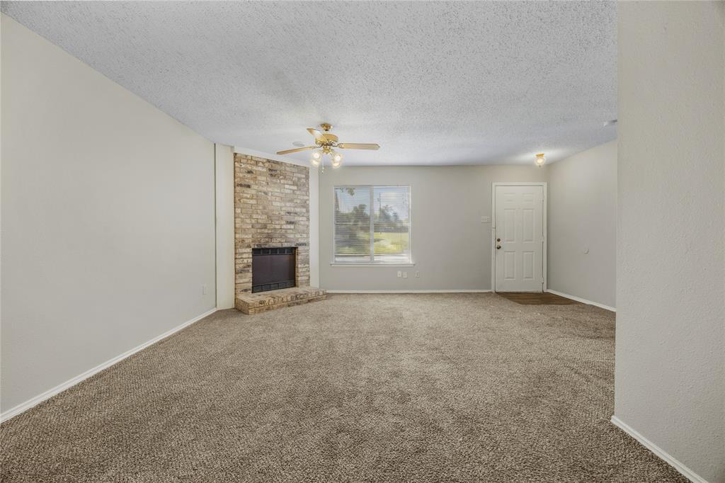 810 Red Bud Drive, DeSoto, TX 75115 810 Red Bud Drive, DeSoto, TX 75115