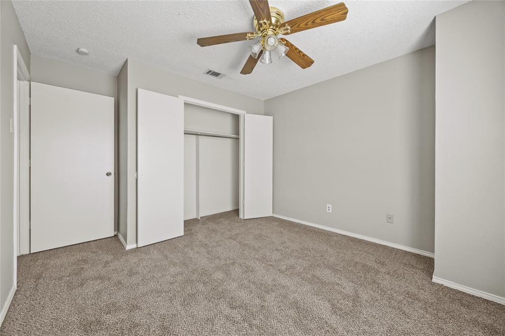 810 Red Bud Drive, DeSoto, TX 75115
