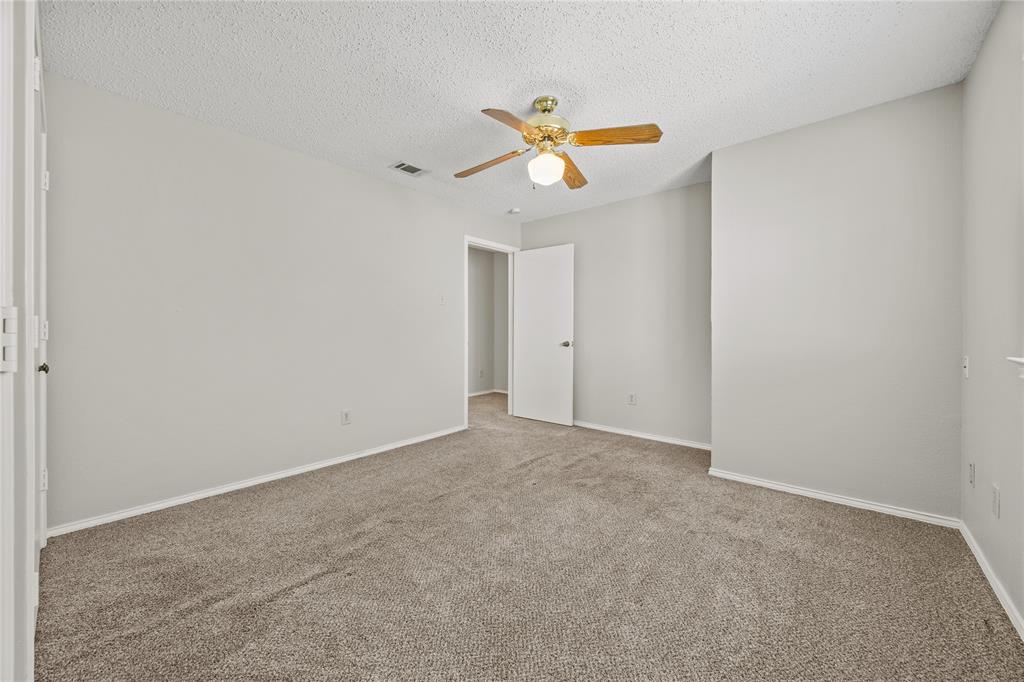810 Red Bud Drive, DeSoto, TX 75115