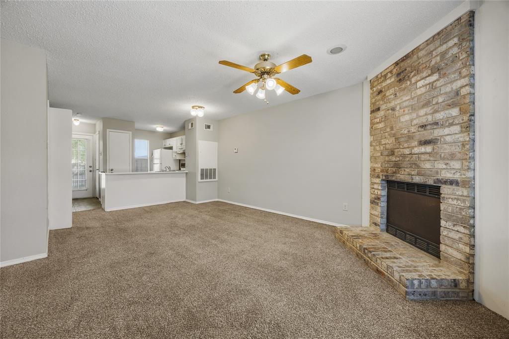 810 Red Bud Drive, DeSoto, TX 75115 810 Red Bud Drive, DeSoto, TX 75115