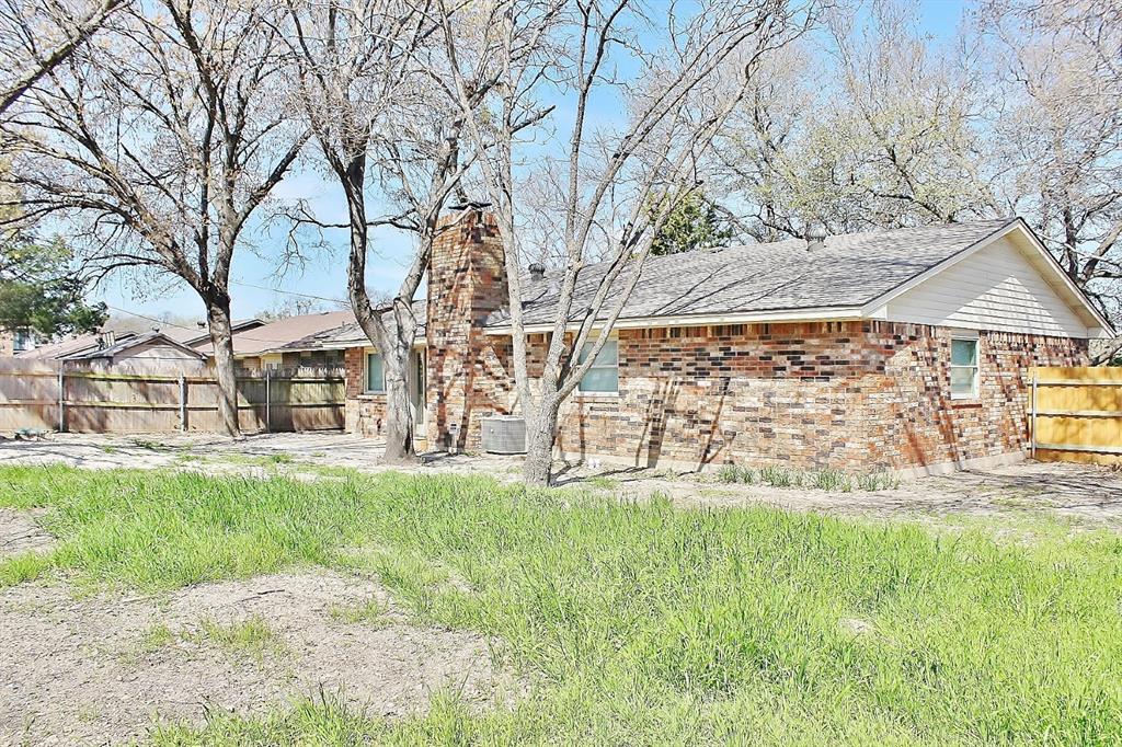 302 Linkwood Drive, Duncanville, TX 75137