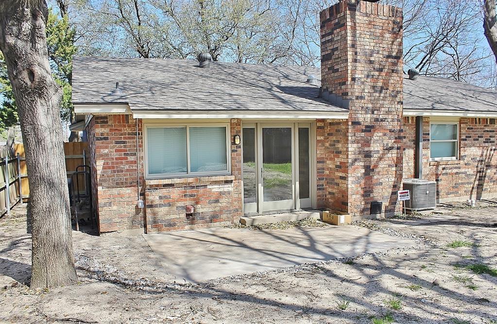 302 Linkwood Drive, Duncanville, TX 75137