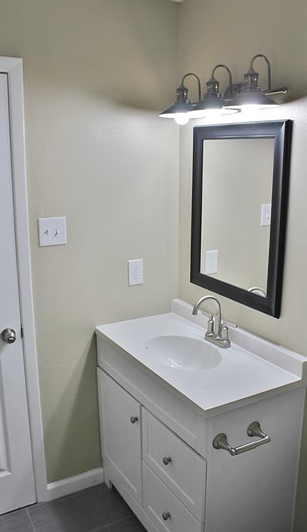 302 Linkwood Drive, Duncanville, TX 75137